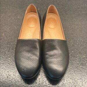 Dansko Larisa Black Leather Women's Loafer